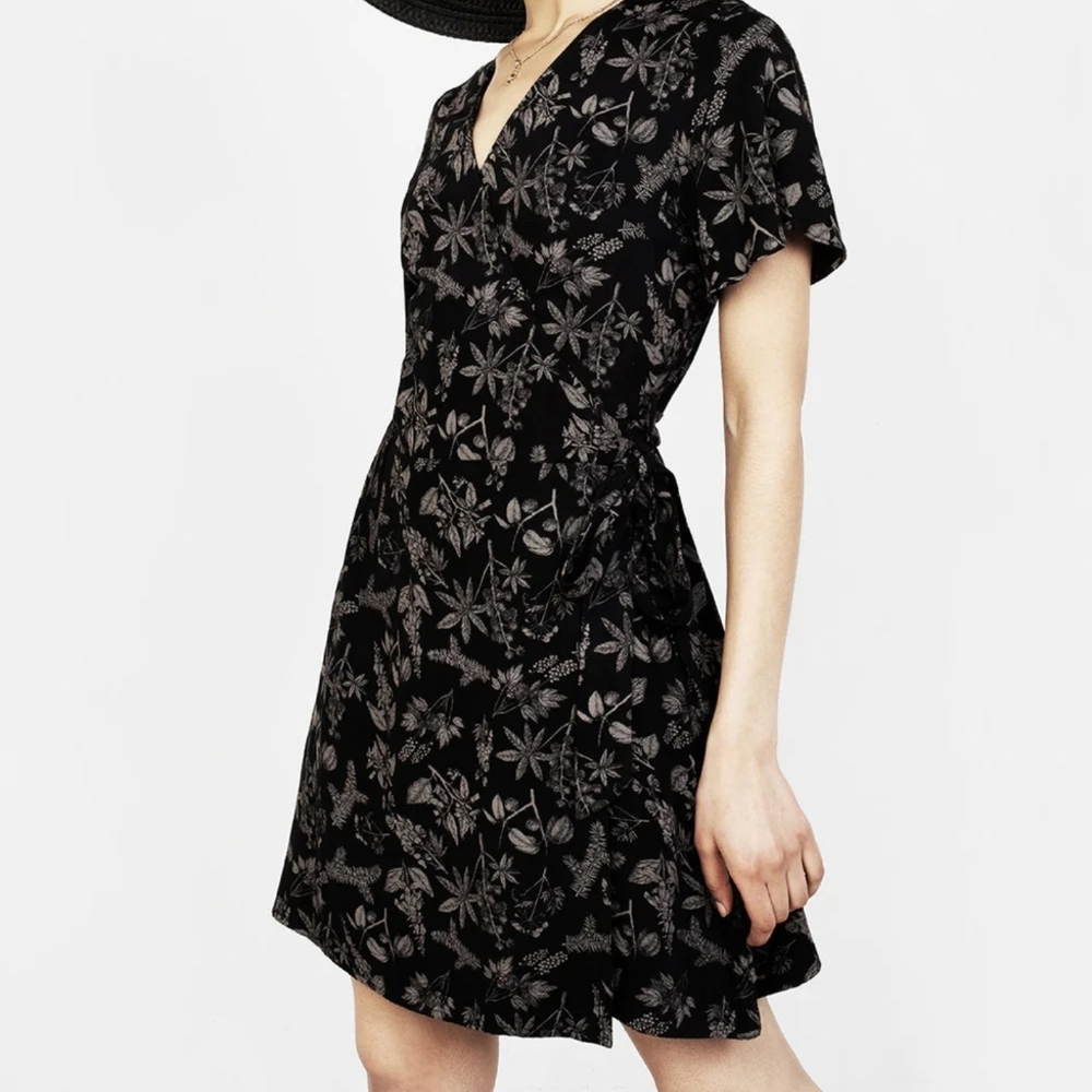 Disturbia Poisonous Plants Wrap Dress US 16 NWT